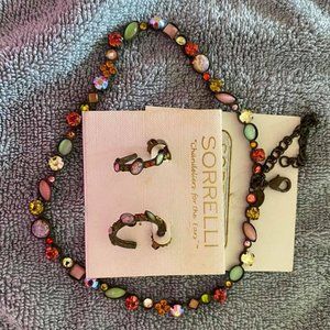 Beautiful set of Sorrelli earrings and necklace